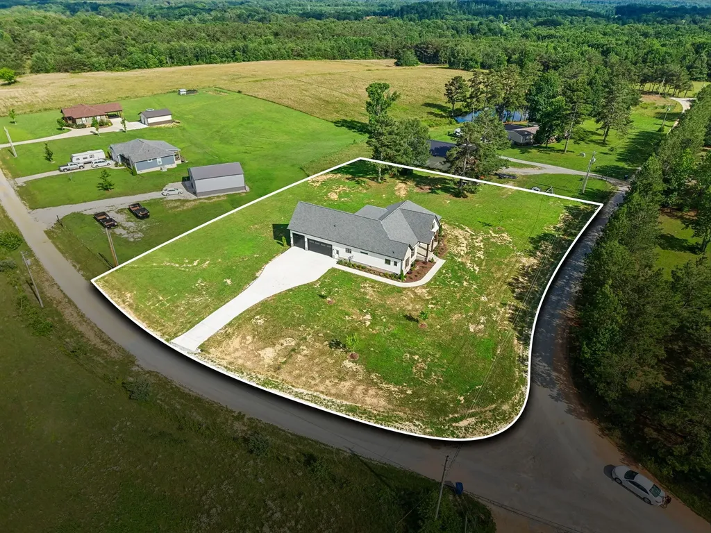 136 Summer Lake Drive Summertown TN 38483