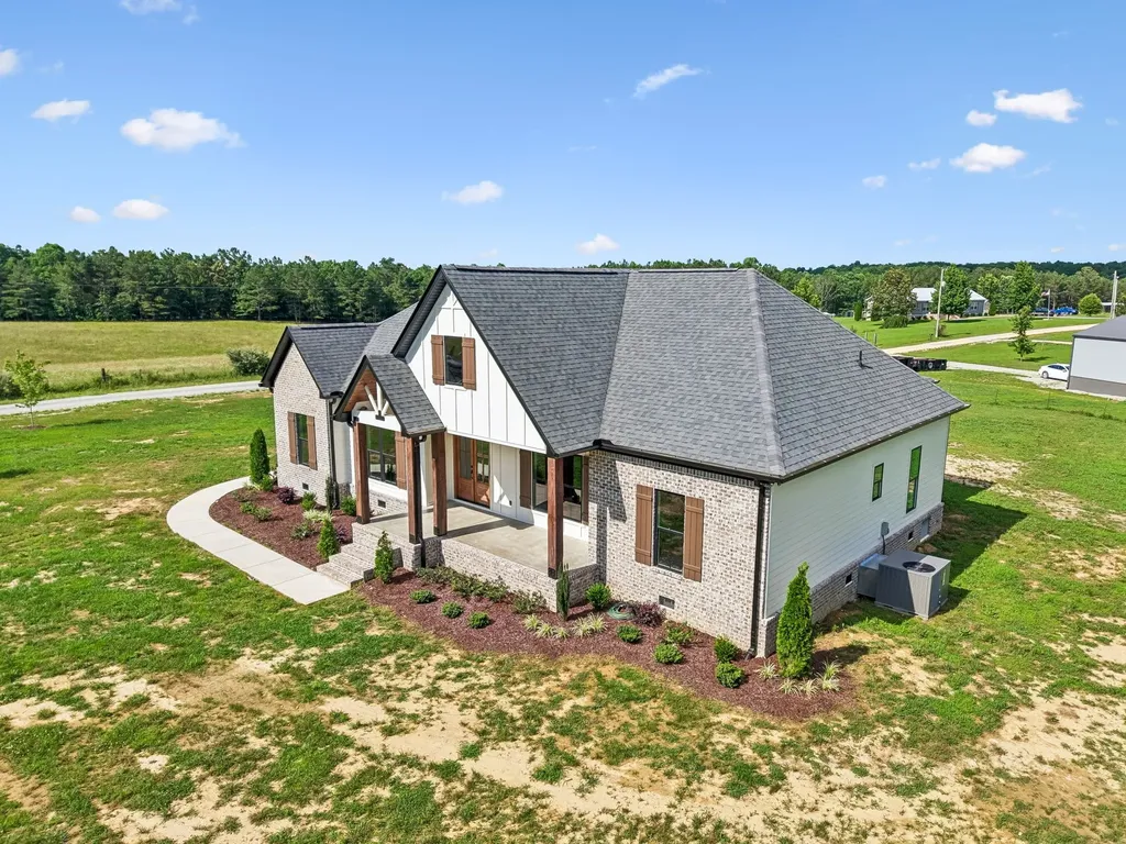 136 Summer Lake Drive Summertown TN 38483