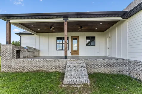 136 Summer Lake Drive Summertown TN 38483