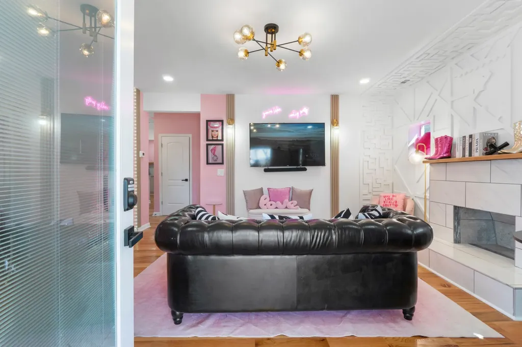 1732 16th Ave, N Nashville TN 37208