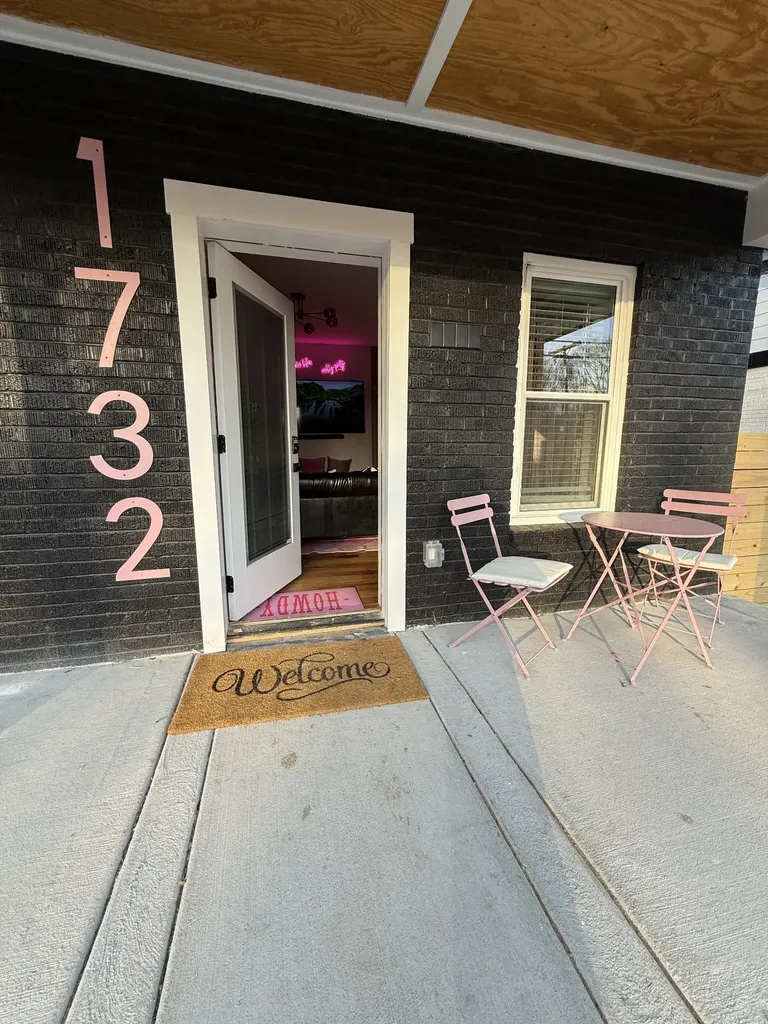 1732 16th Ave, N Nashville TN 37208