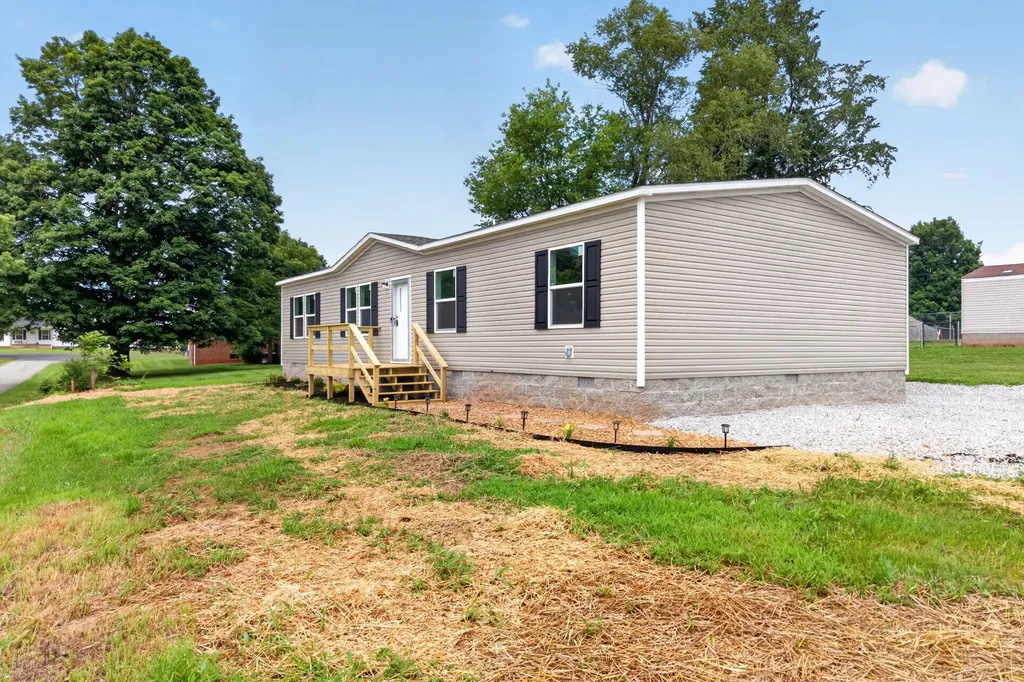 198 C Ray Ward Street Doyle TN 38559