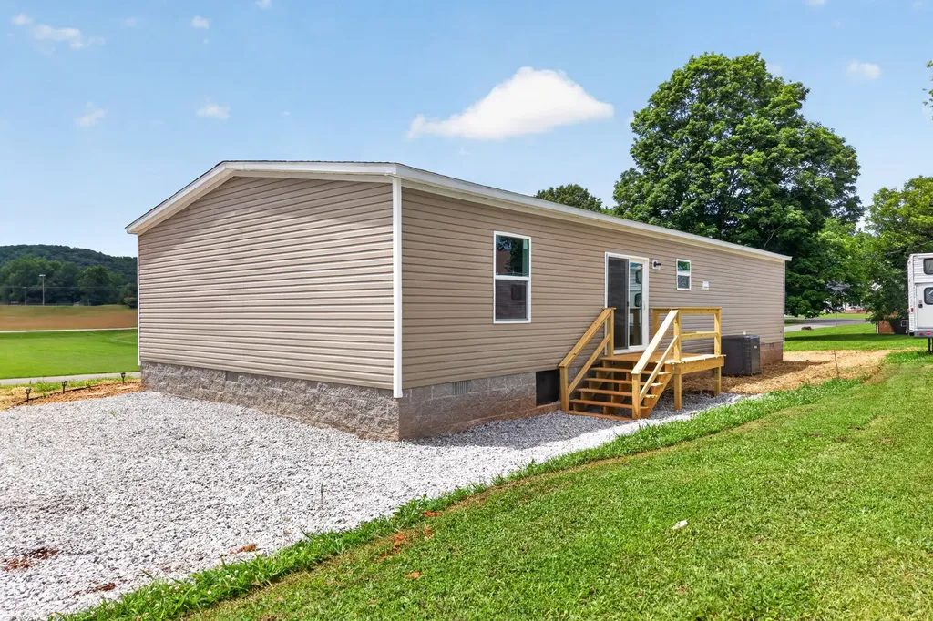 198 C Ray Ward Street Doyle TN 38559