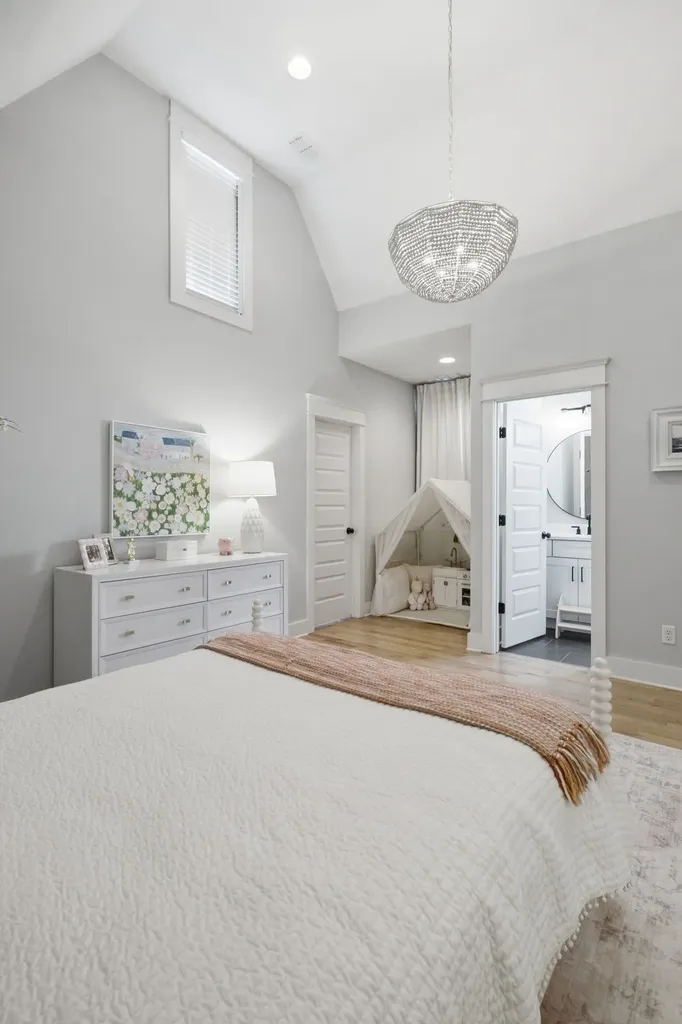 4018A Woodmont Boulevard Nashville TN 37205