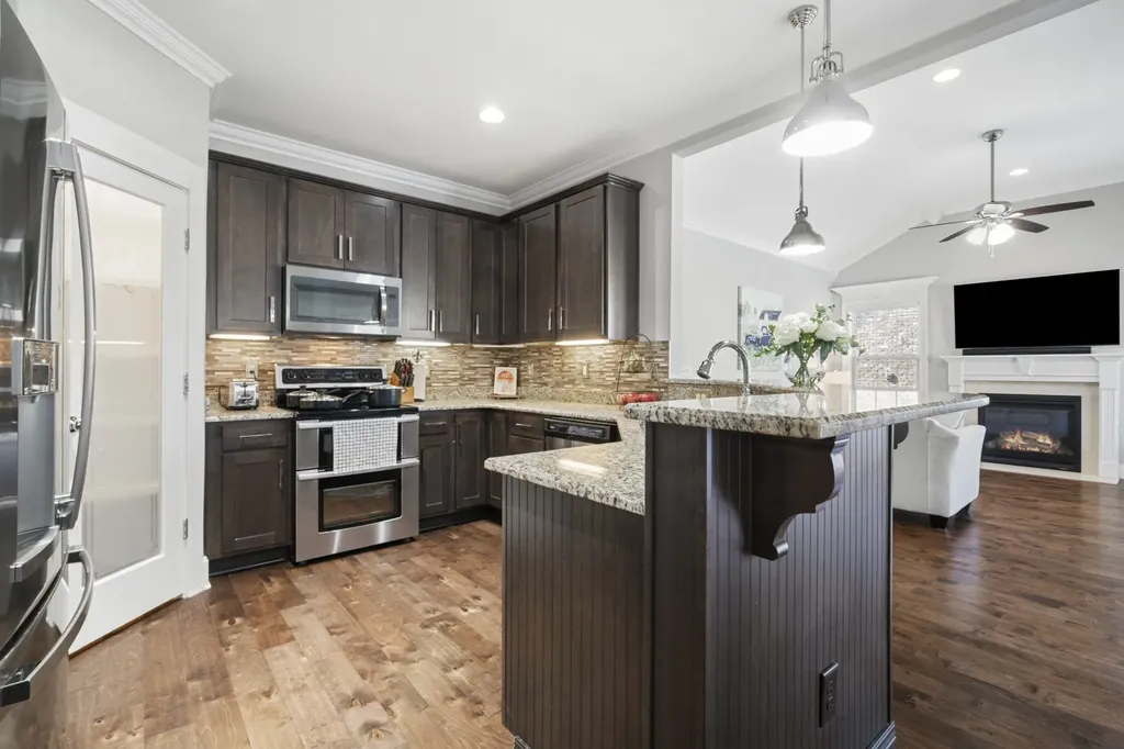 1034 Red Pepper Ridge Spring Hill TN 37174