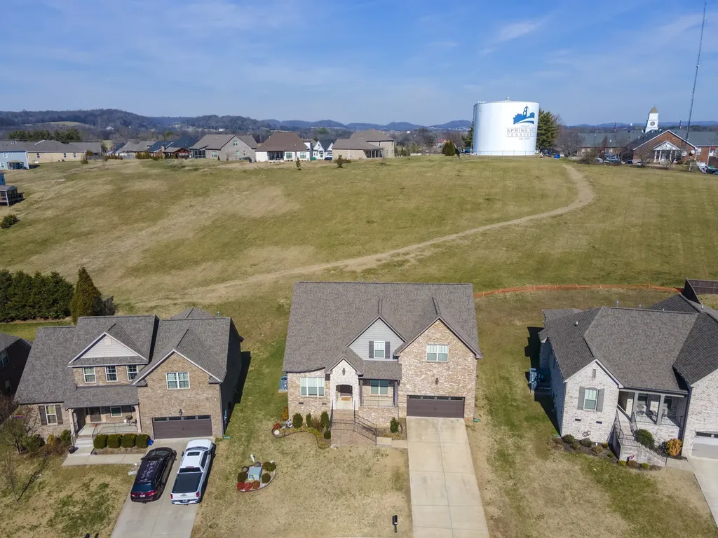 1034 Red Pepper Ridge Spring Hill TN 37174
