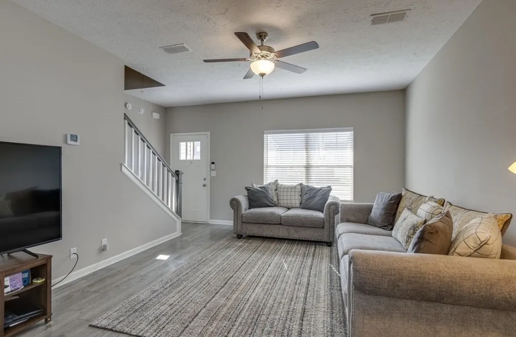 2110 Oak Drive Murfreesboro TN 37128