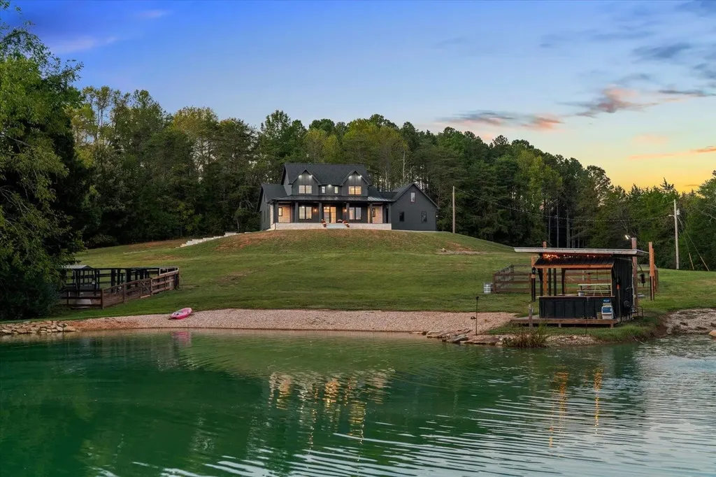 2458 Highway 163 Riceville TN 37370