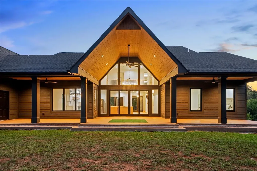 2458 Highway 163 Riceville TN 37370
