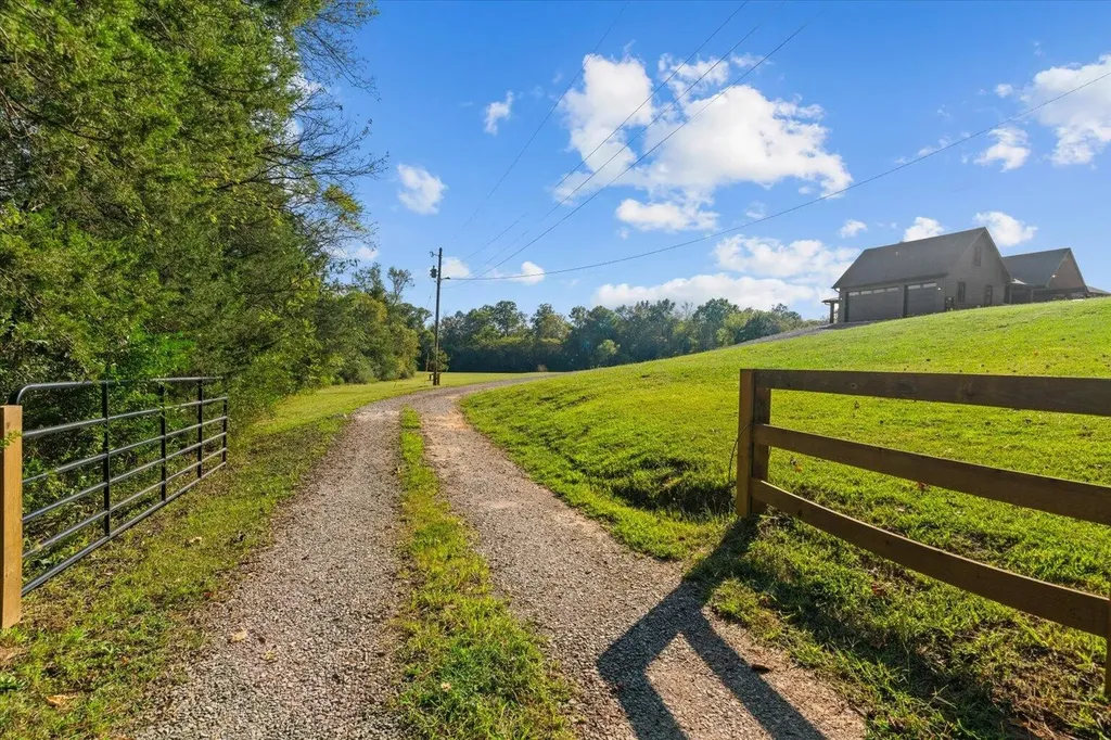 2458 Highway 163 Riceville TN 37370