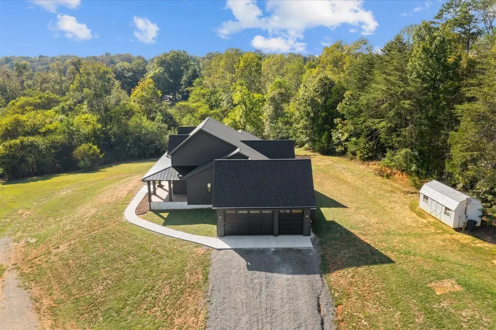 2458 Highway 163 Riceville TN 37370