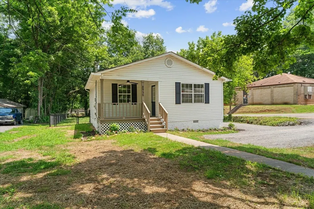 8956 Hiwassee Street, NE Charleston TN 37310