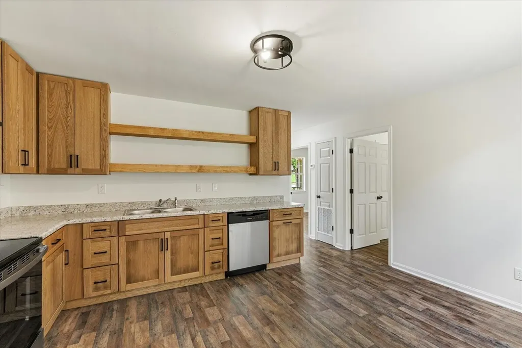 8956 Hiwassee Street, NE Charleston TN 37310