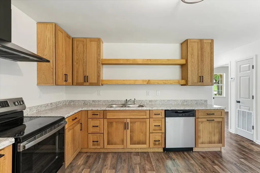 8956 Hiwassee Street, NE Charleston TN 37310