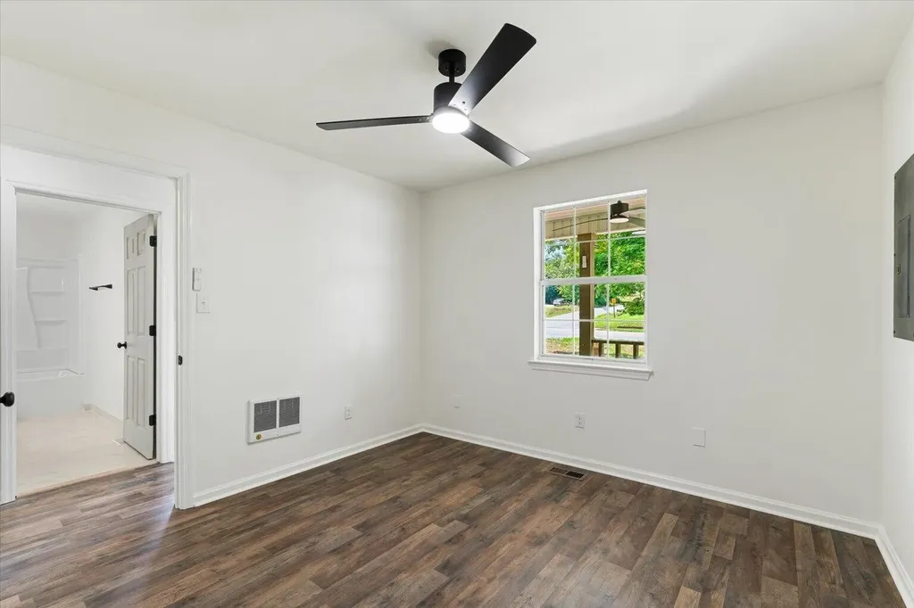 8956 Hiwassee Street, NE Charleston TN 37310