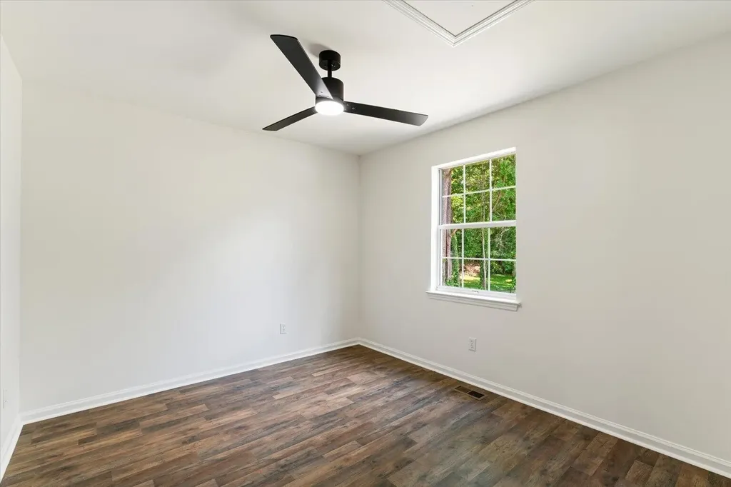 8956 Hiwassee Street, NE Charleston TN 37310