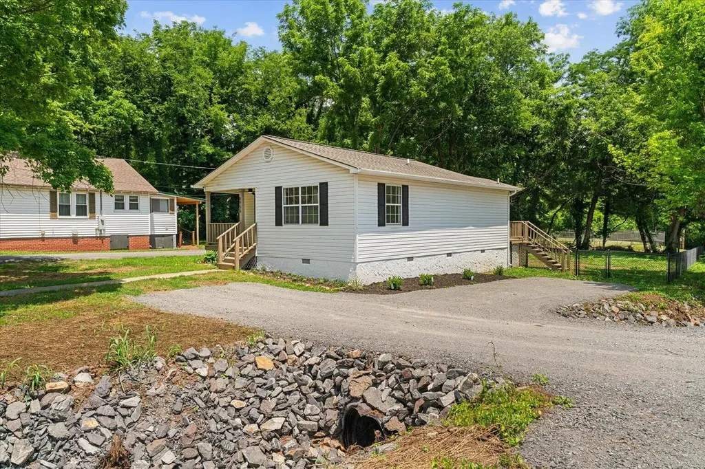 8956 Hiwassee Street, NE Charleston TN 37310