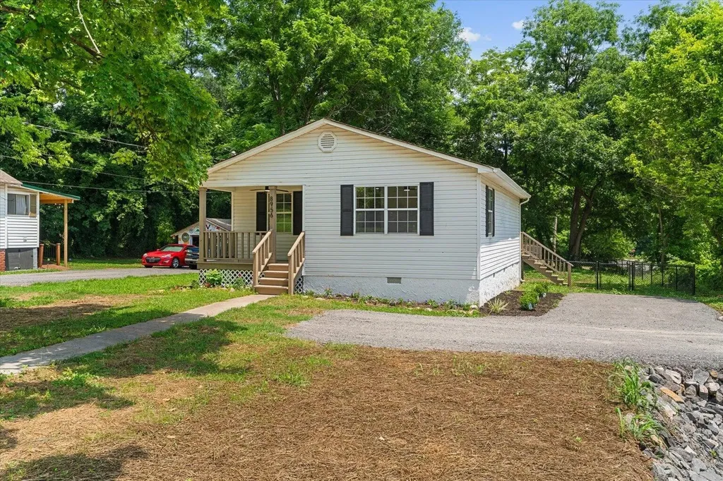 8956 Hiwassee Street, NE Charleston TN 37310