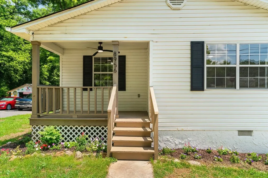 8956 Hiwassee Street, NE Charleston TN 37310