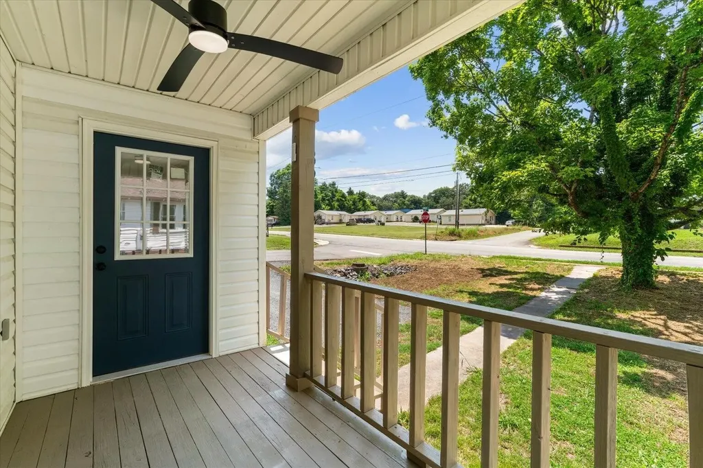8956 Hiwassee Street, NE Charleston TN 37310