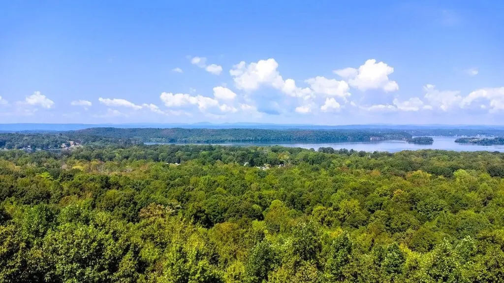 7 Pleasant Hill Road Ten Mile TN 37880