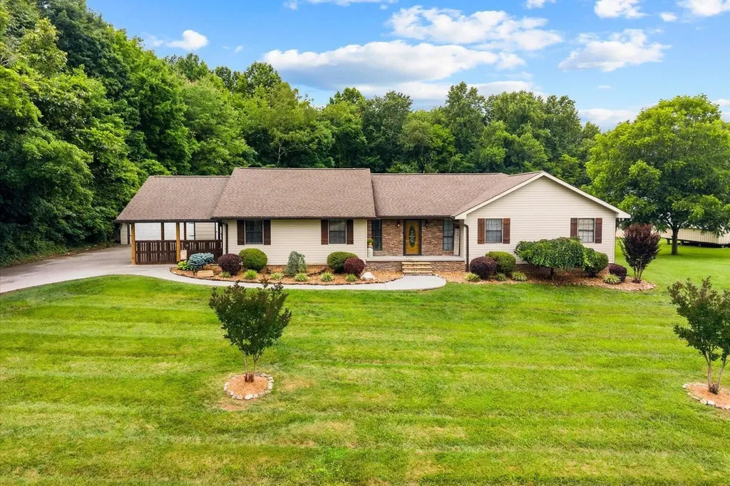 122 Nash Drive Athens TN 37303