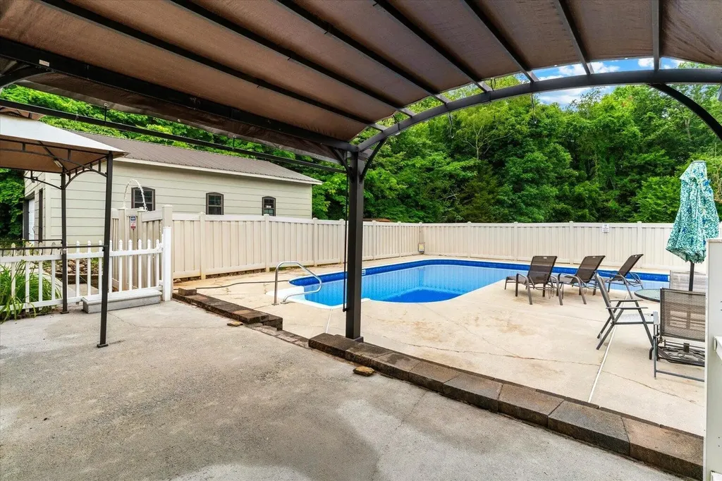 122 Nash Drive Athens TN 37303