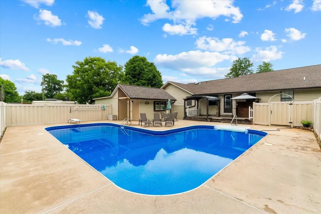 122 Nash Drive Athens TN 37303