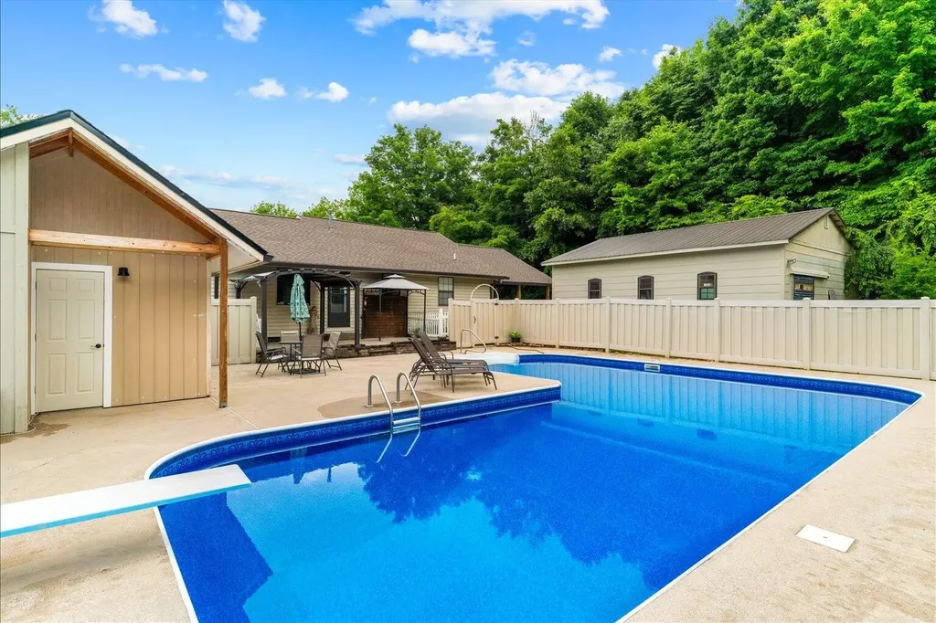 122 Nash Drive Athens TN 37303