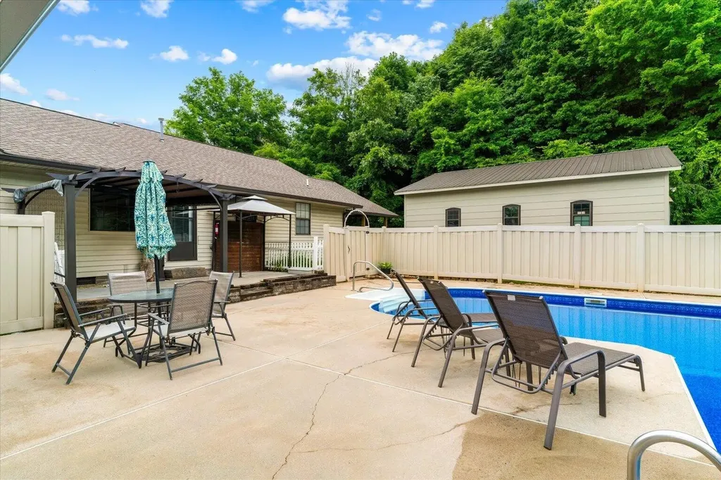 122 Nash Drive Athens TN 37303