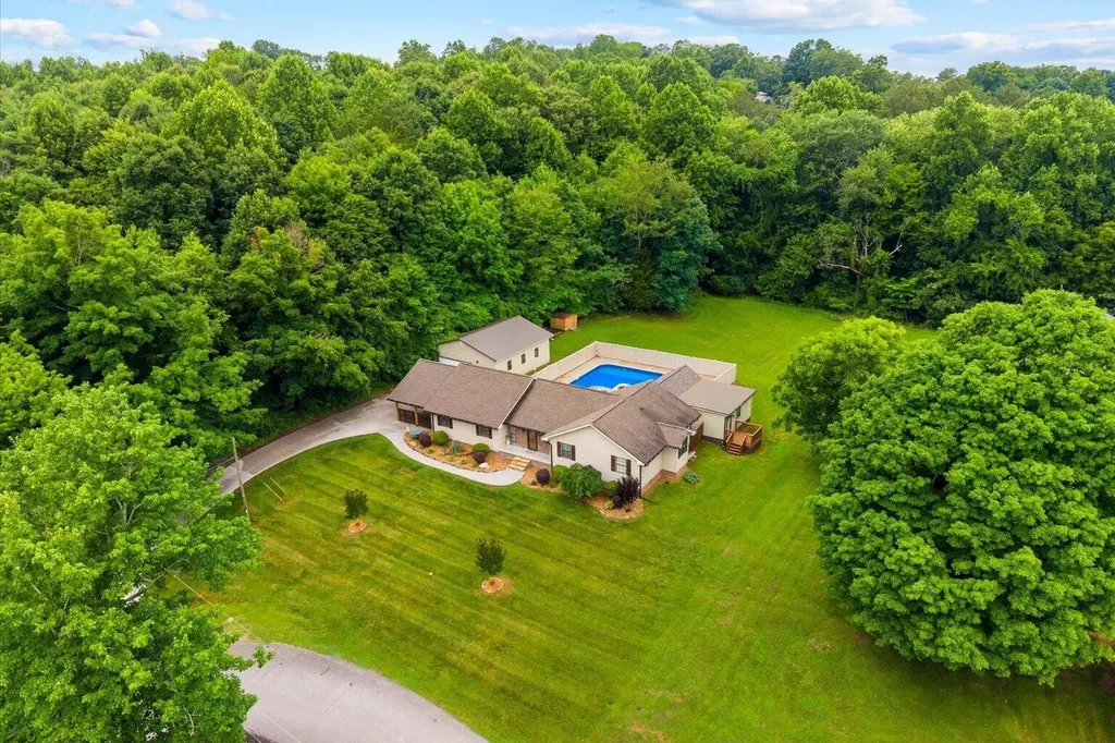 122 Nash Drive Athens TN 37303