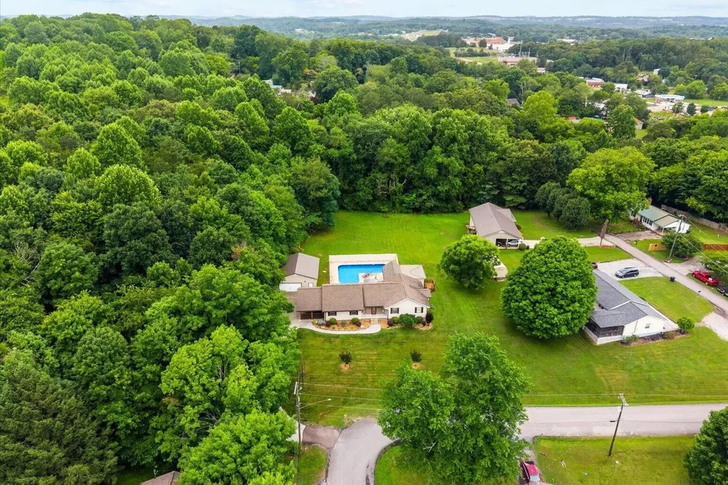 122 Nash Drive Athens TN 37303