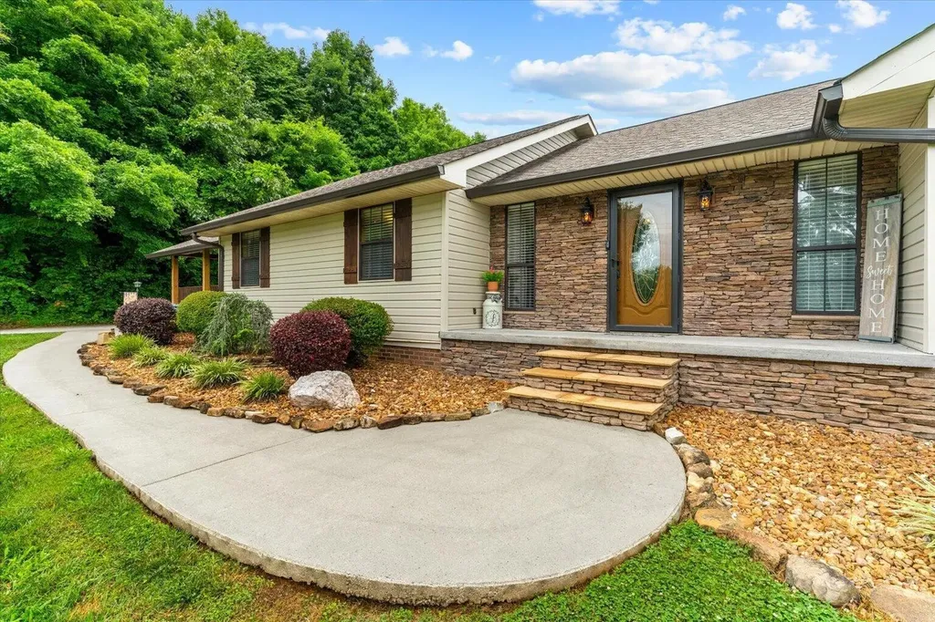 122 Nash Drive Athens TN 37303