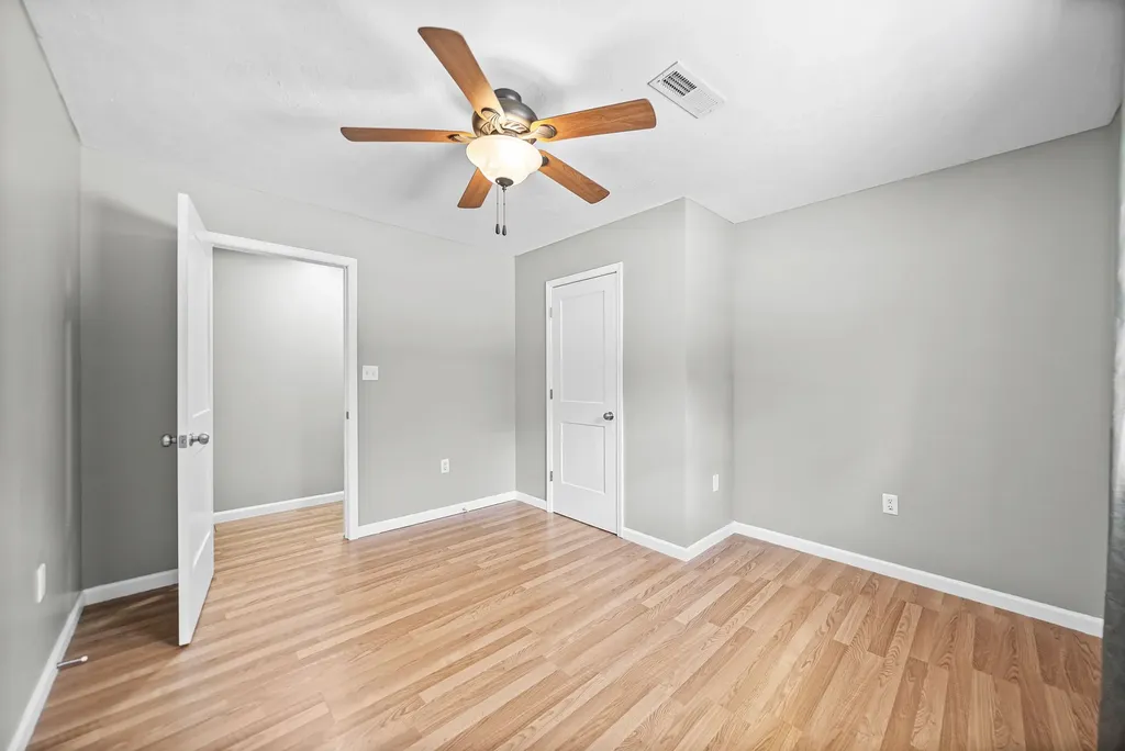 123 Morgan Loop Bumpus Mills TN 37028