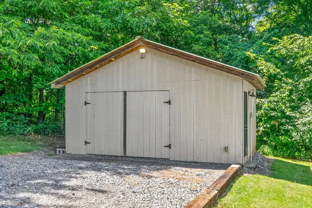 123 Morgan Loop Bumpus Mills TN 37028