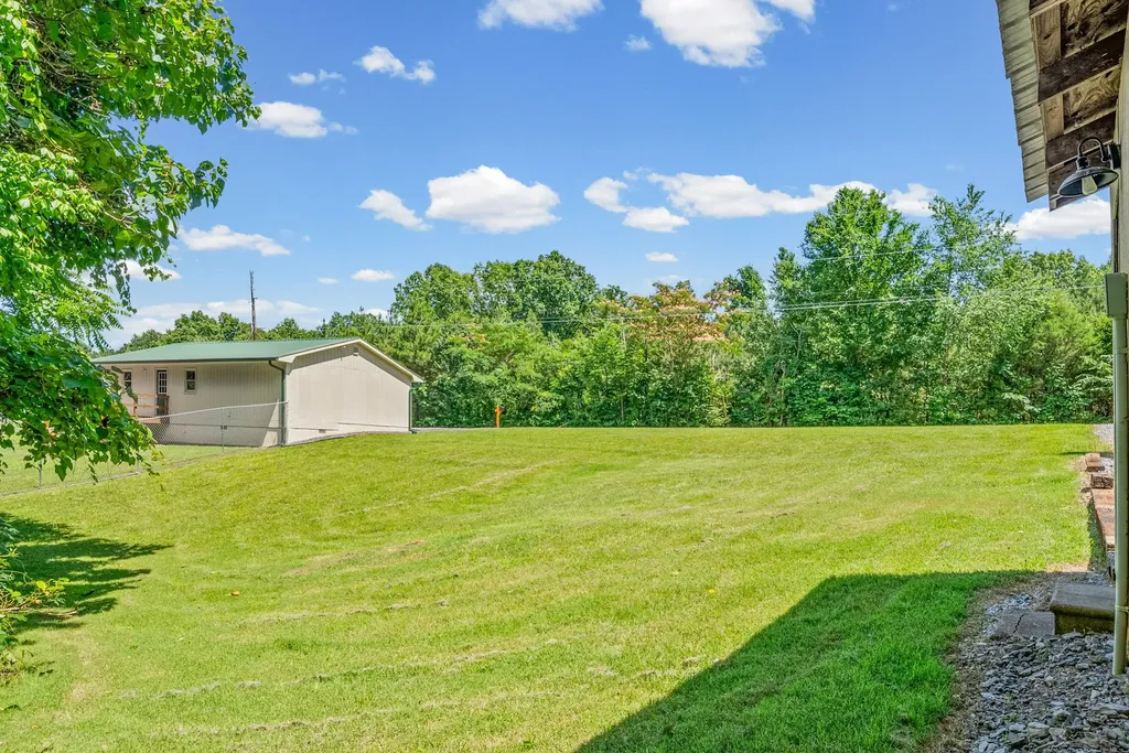 123 Morgan Loop Bumpus Mills TN 37028