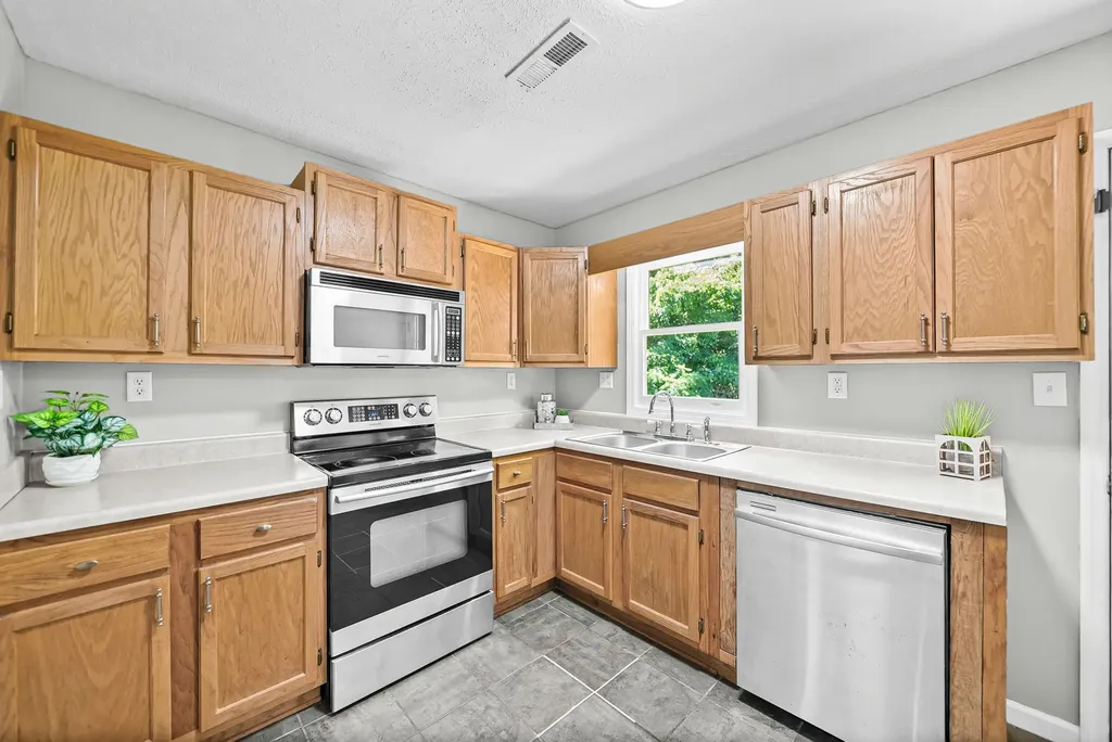 123 Morgan Loop Bumpus Mills TN 37028
