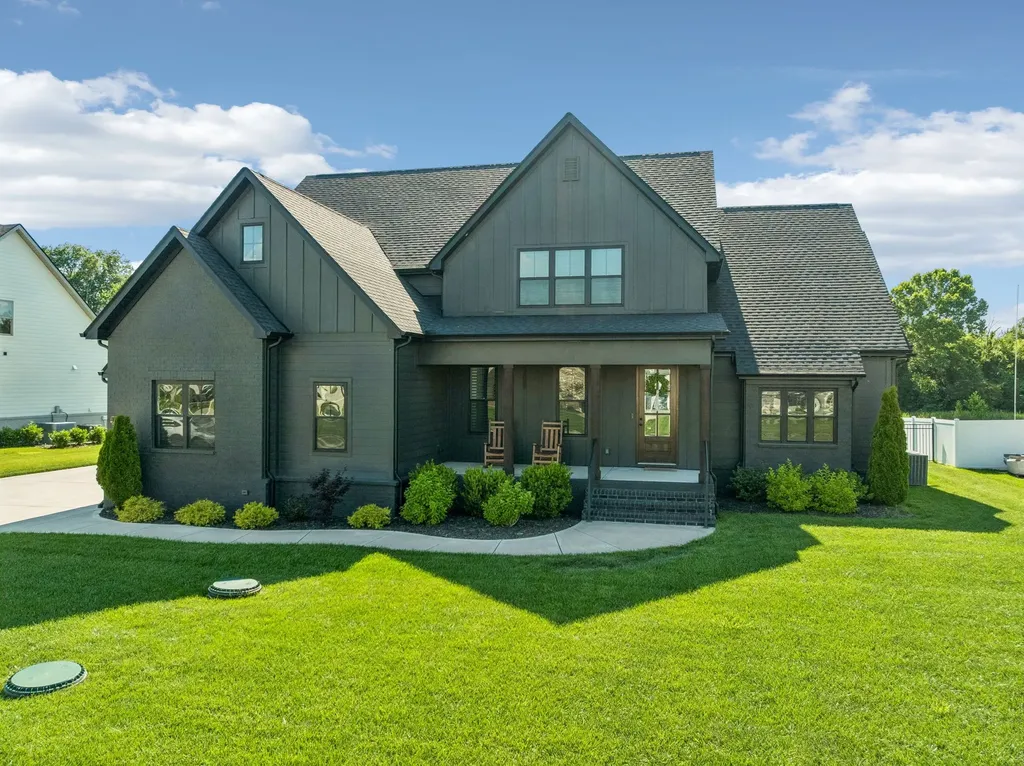 1827 Rhonda Drive Christiana TN 37037