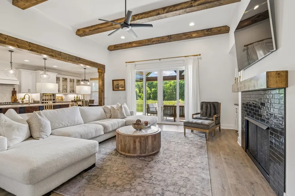 1827 Rhonda Drive Christiana TN 37037