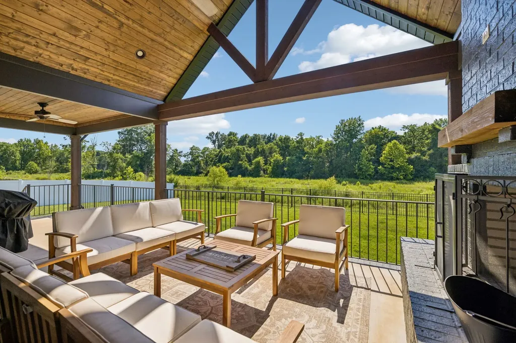 1827 Rhonda Drive Christiana TN 37037
