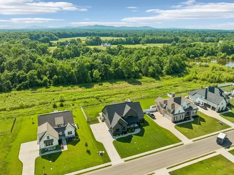 1827 Rhonda Drive Christiana TN 37037