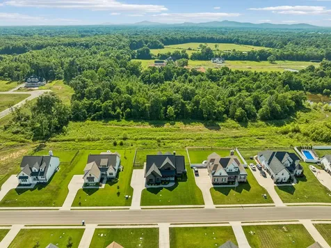1827 Rhonda Drive Christiana TN 37037