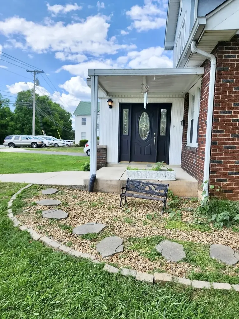 202 W Morford Street Mcminnville TN 37110