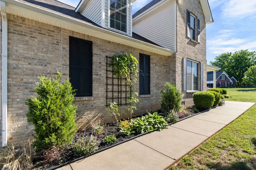 3572 Rabbit Run Trail Adams TN 37010