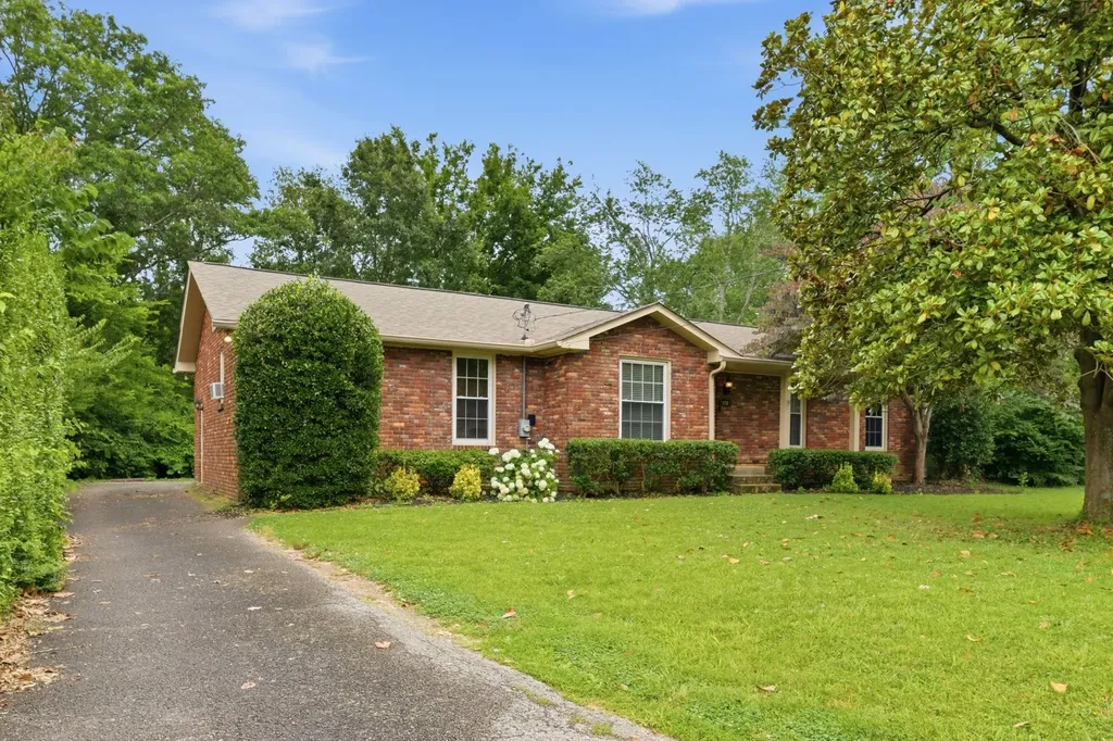 118 Carriage Drive Nashville TN 37221