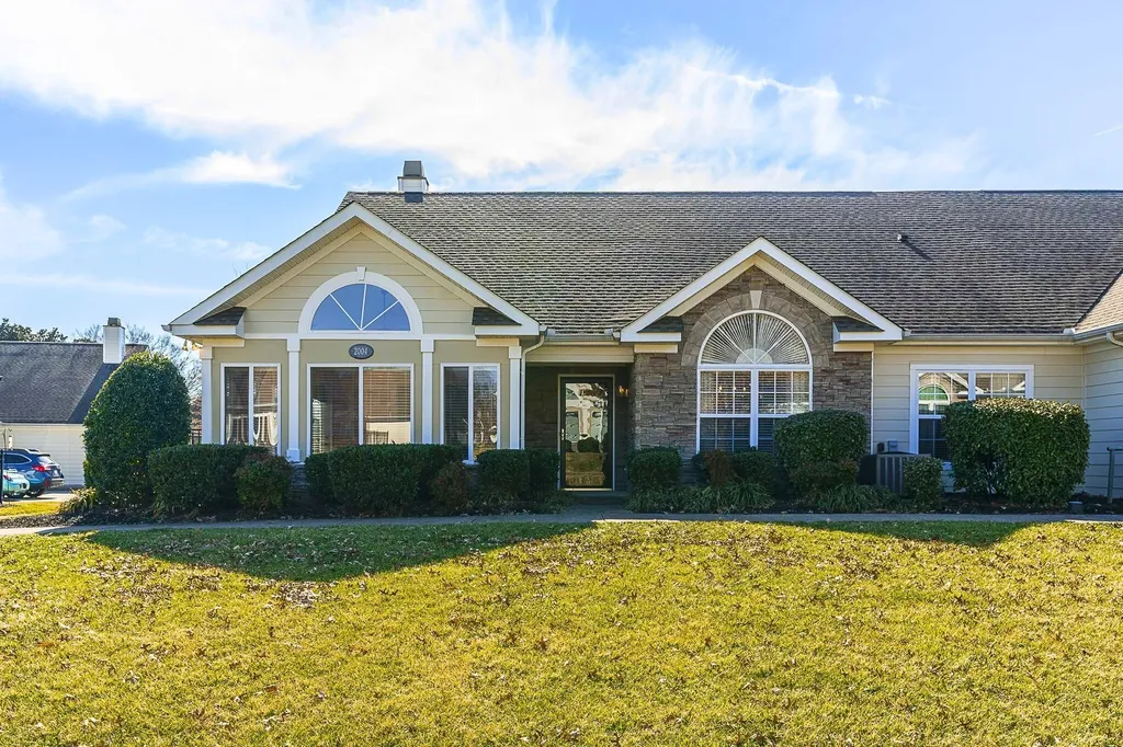 825 Browns Lane Gallatin TN 37066