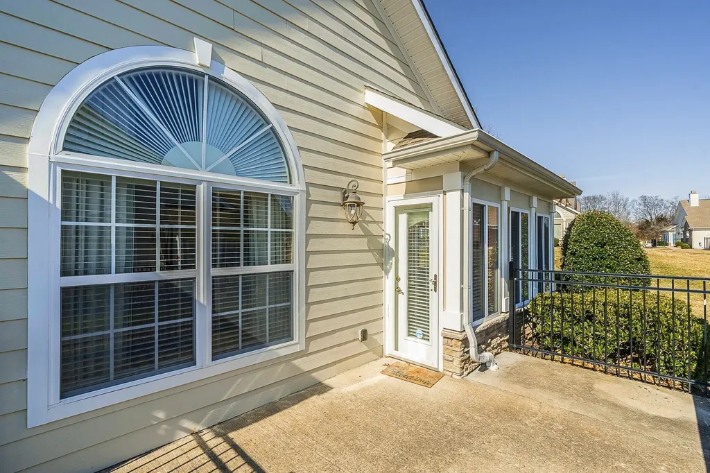 825 Browns Lane Gallatin TN 37066