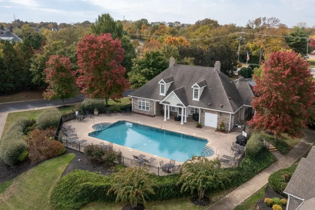 825 Browns Lane Gallatin TN 37066