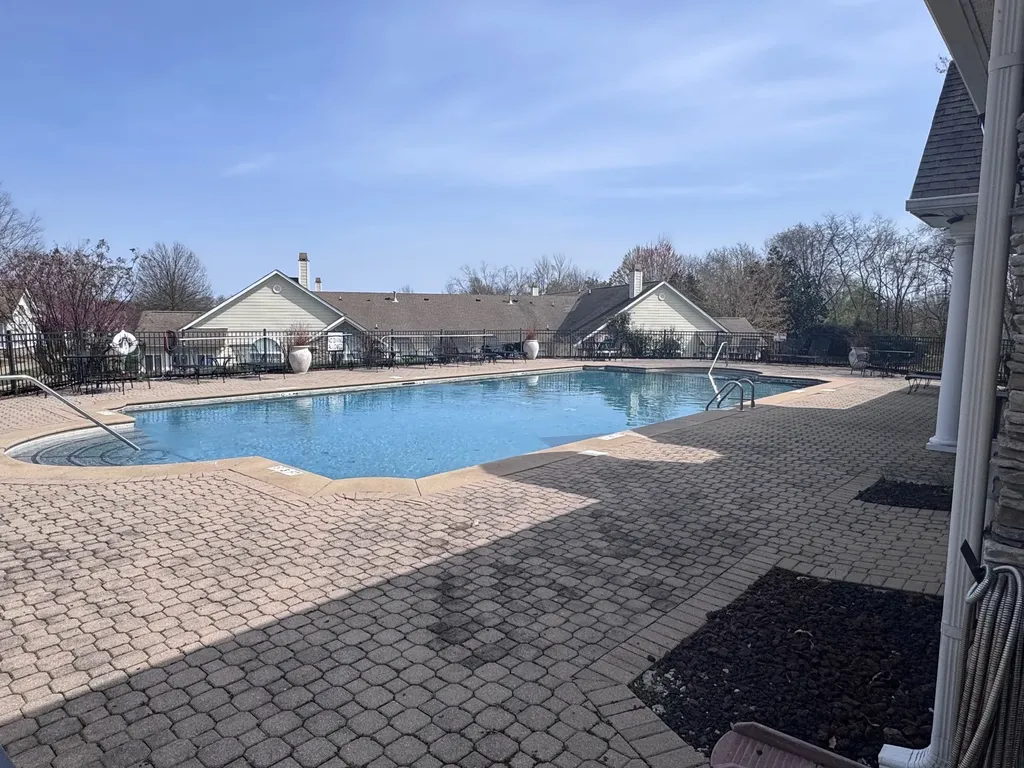825 Browns Lane Gallatin TN 37066