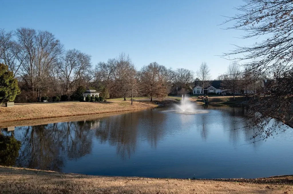 825 Browns Lane Gallatin TN 37066